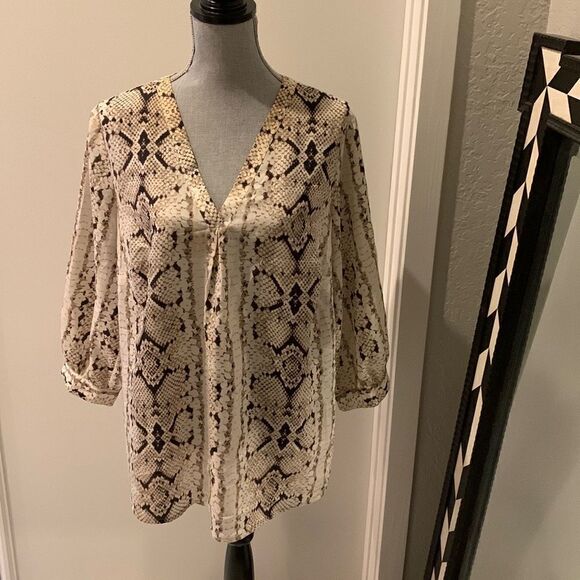 Animal Print Tunic - Picture 10 of 10